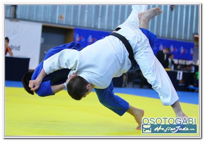 CEU2011 200081